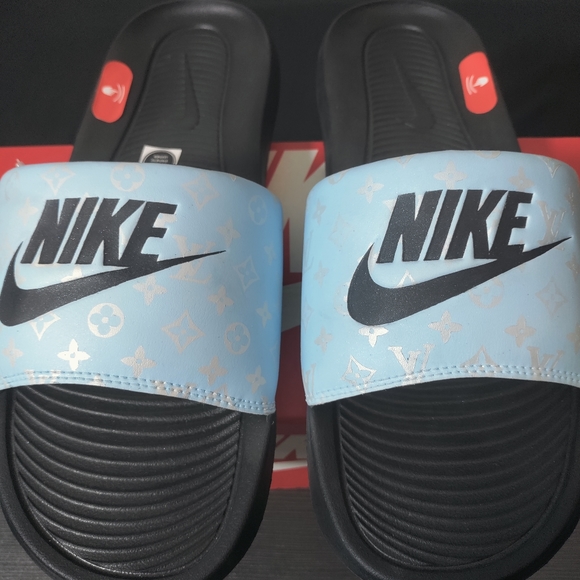 Custom Nike slides - Picture 2 of 9